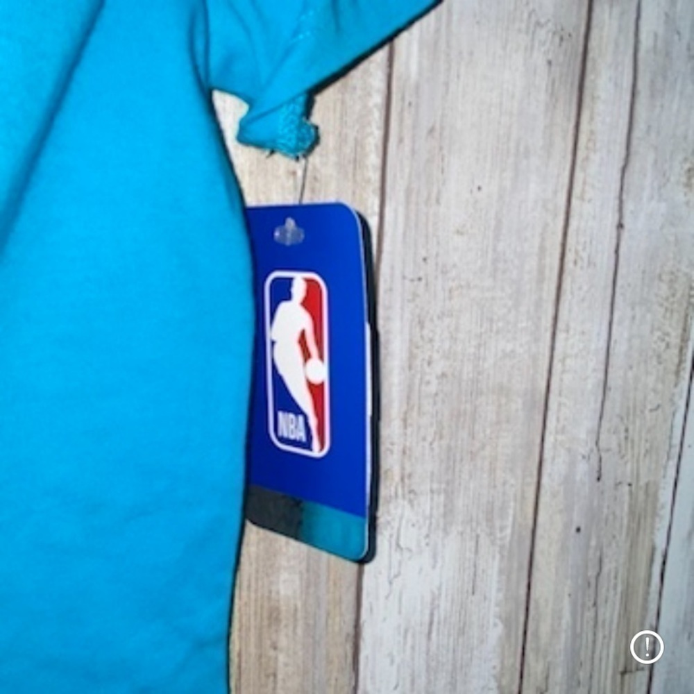 Charlotte Hornets Girls Large Teal Graphic Tee NBA Kids Shirt NWT - Picture 5 of 5